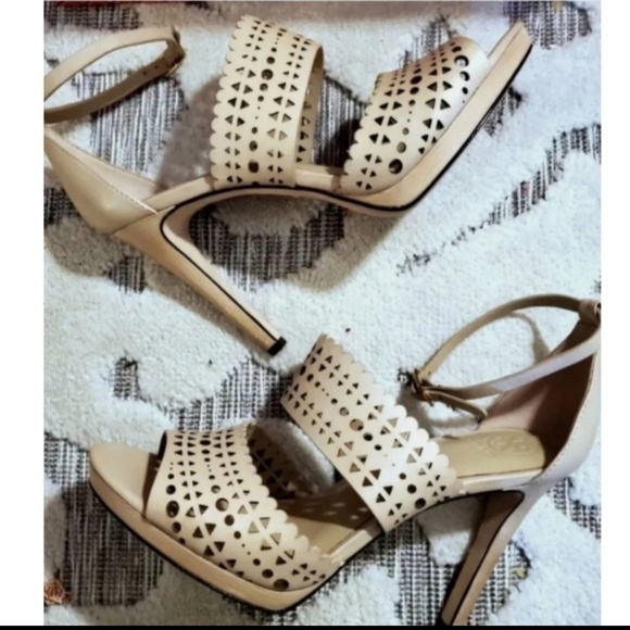 Tory Burch Laser Cut Sandal Heels In Box Size 9 - Picture 7 of 10